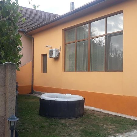 Casa Ovi Si Simo Hotel Hateg Luaran gambar